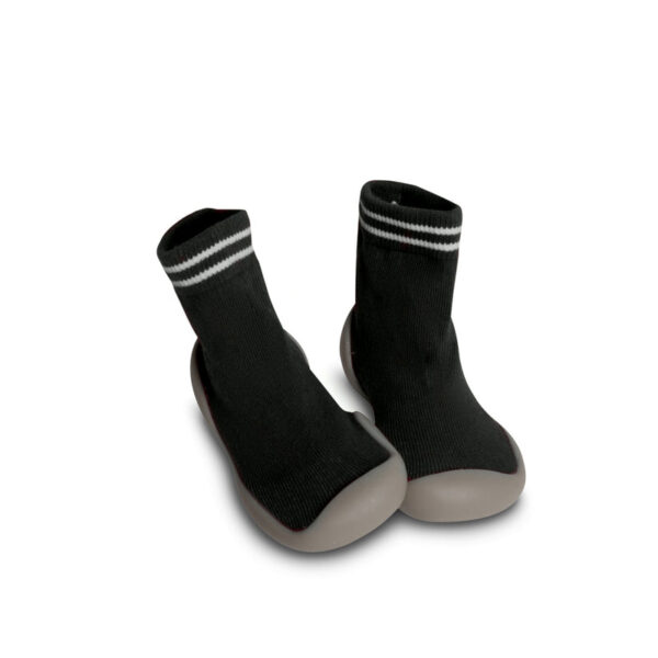 נעליים שחורות Shoezees